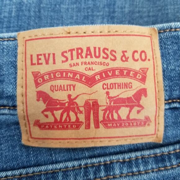 Levi's Women's Ankle Cropped Boyfriend Jeans Medium Wash Size 32 / 14 - Picture 5 of 9